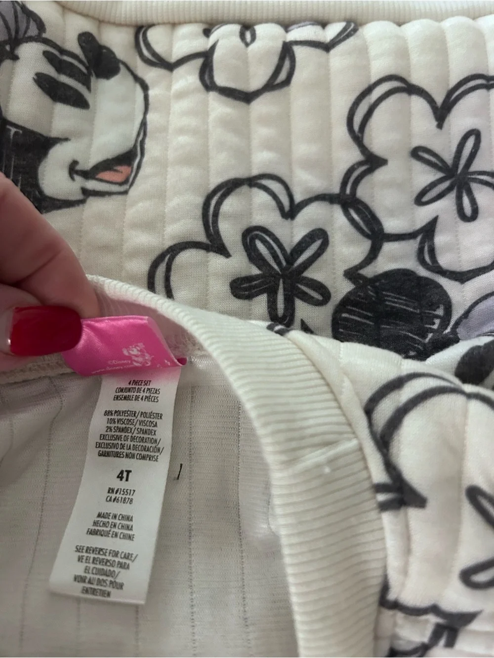 Disney Cream Minnie Mouse Floral Quilted Pajama Set. Size 4T